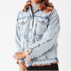 BDG Faux Fur Cheetah Lined‎ Oversized 100% Cotton Side Pockets Denim Jacket M/L